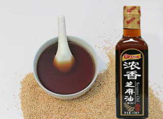 跟隨時代發(fā)展，不做落伍的芝麻油灌裝機